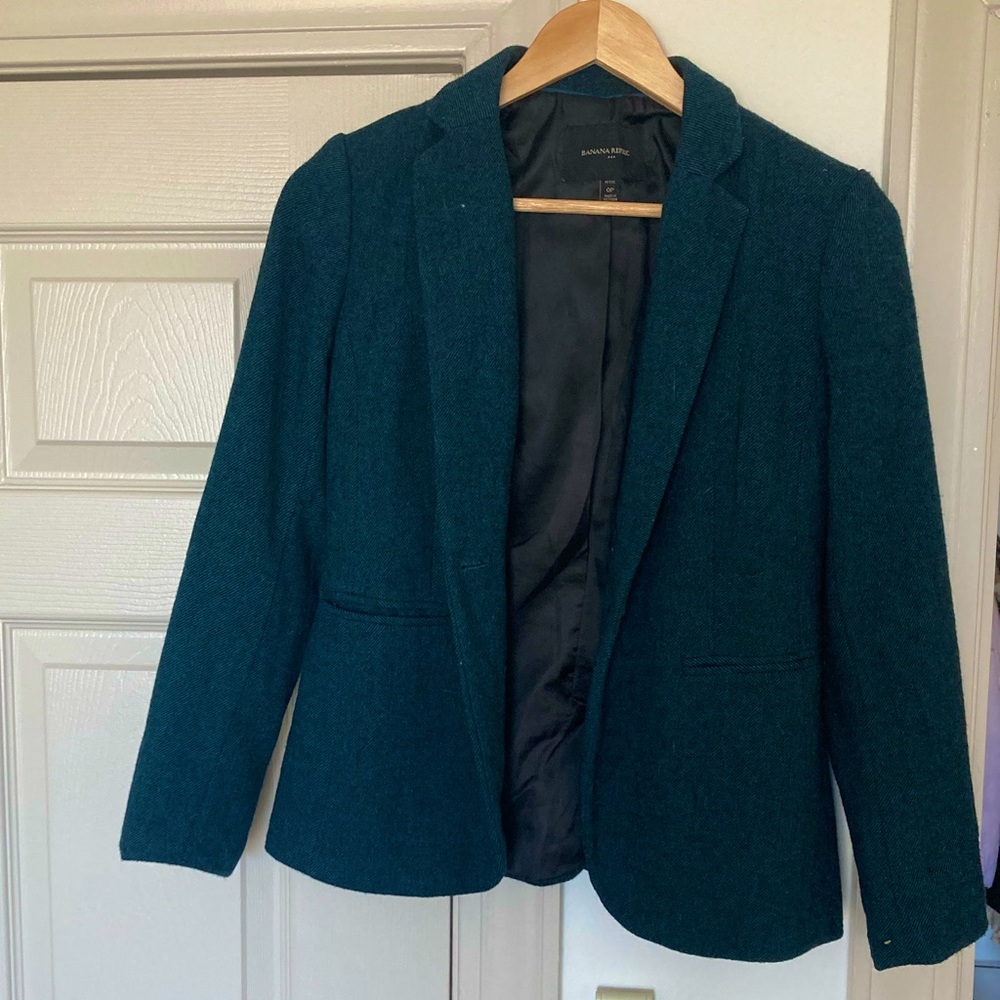 Gorgeous teal/emerald tweed blazer from Banana Republic.